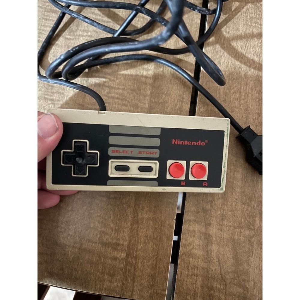 Nintendo nes controller - Picture 2 of 4